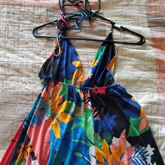 Colorful halter maxi dress - Picture 4 of 5